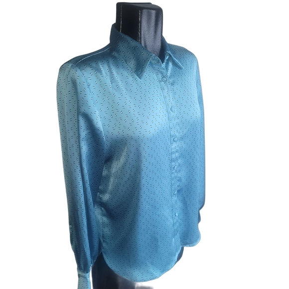 RW&CO Aqua Colored Satiny Soft Button Up Shirt S - Picture 3 of 7